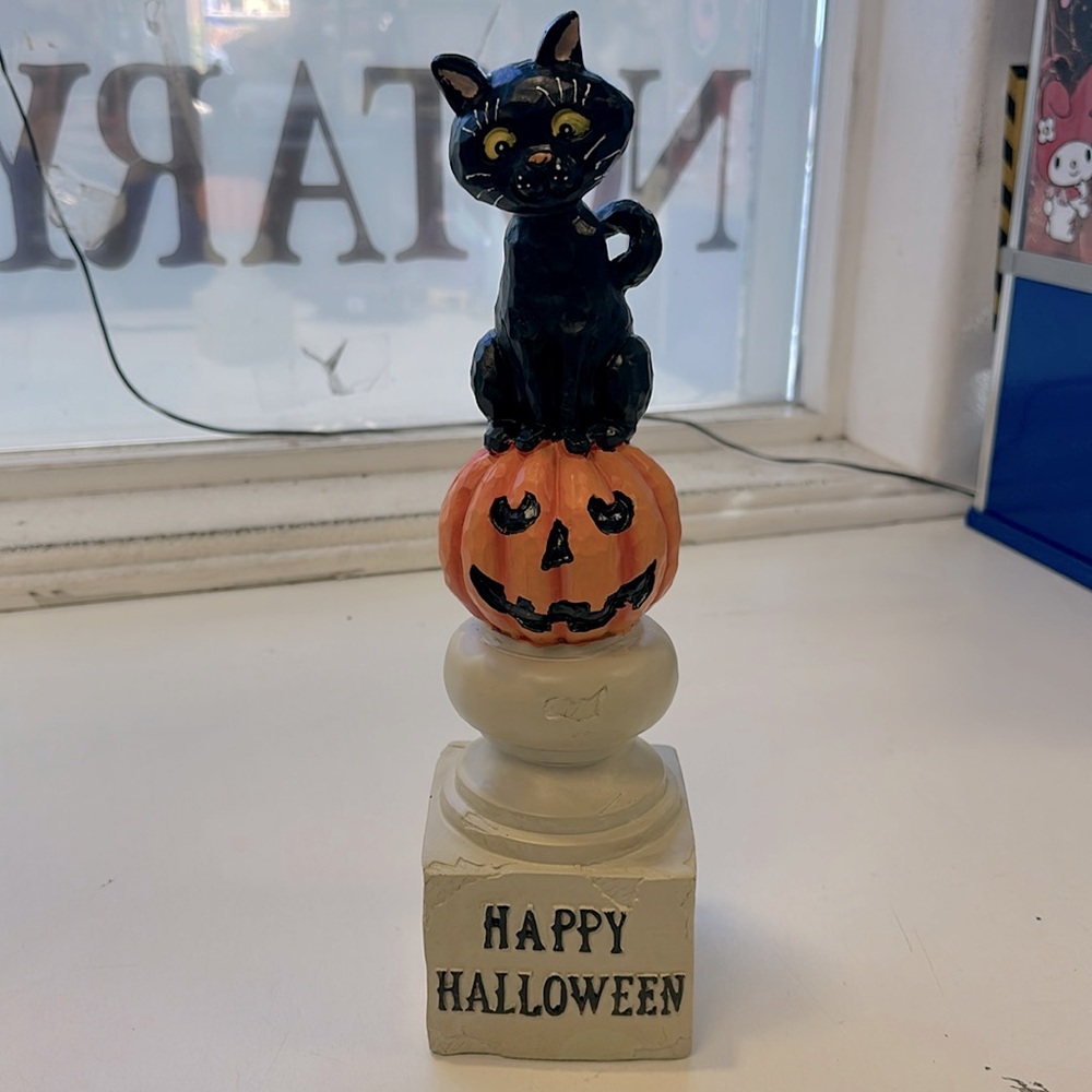 Halloween Statue 🖤🎃